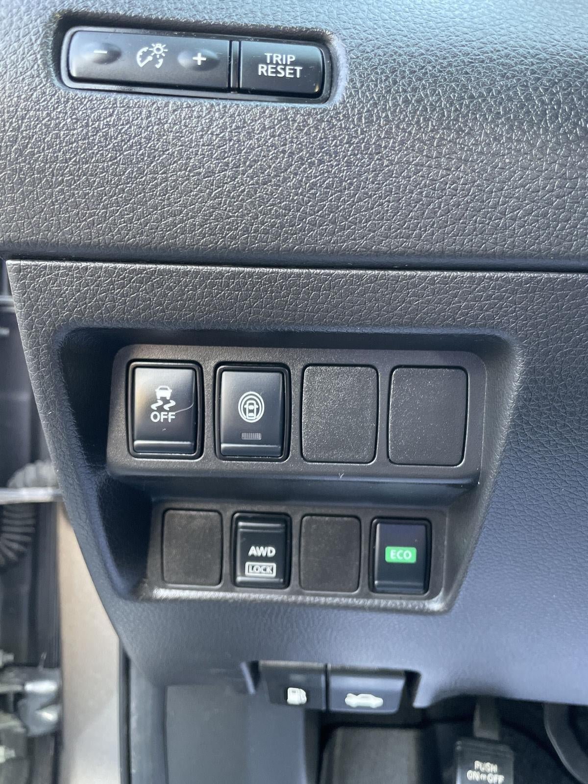 Used 2019 Nissan Rogue Sport SV AWD/4WD image 18