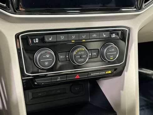 Used 2023 Volkswagen Atlas SE w/ Panoramic Sunroof Package image 24