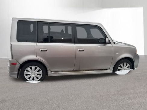 Used 2005 Scion xB image 6
