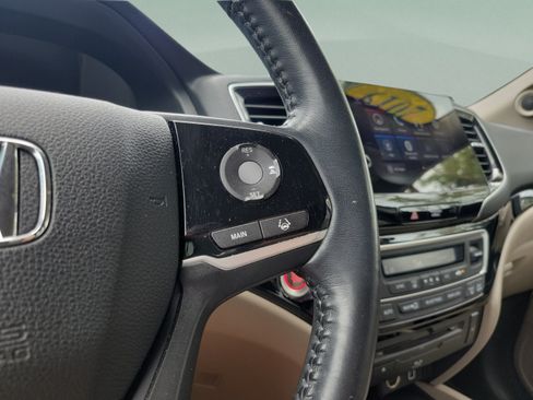 Used 2019 Honda Pilot Touring image 24