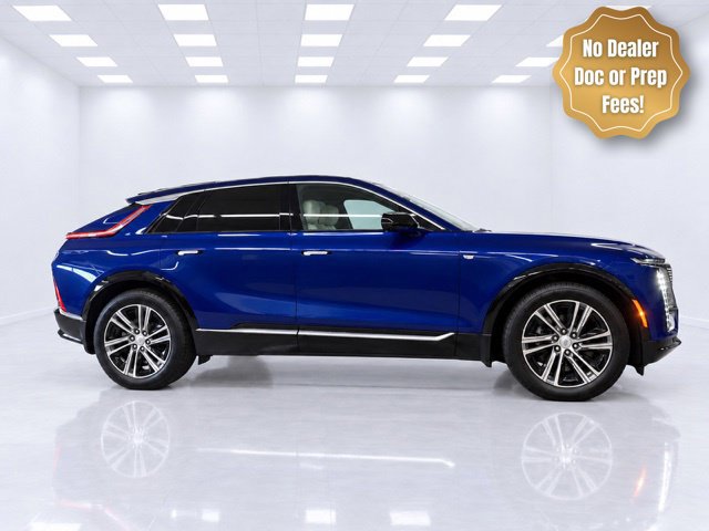 Used 2024 Cadillac Lyriq Luxury AWD/4WD image 1