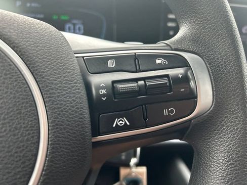 Used 2025 Kia Sportage LX FWD image 17