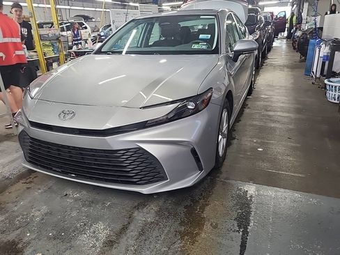 Used 2025 Toyota Camry LE FWD image 9