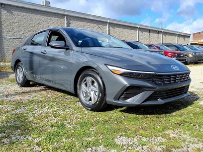 New 2026 Hyundai Elantra SE