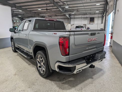 Used 2023 GMC Sierra 1500 SLT w/ SLT Premium Plus Package AWD/4WD image 5
