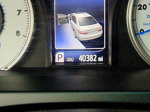 Used 2016 Toyota Camry SE FWD image 16