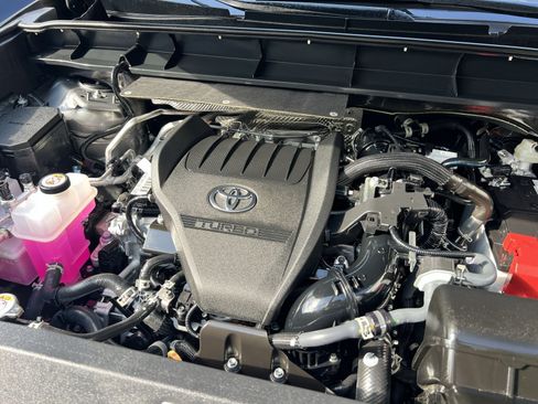 Used 2026 Toyota Highlander Limited AWD/4WD image 26