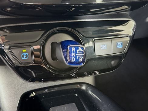 Used 2022 Toyota Prius XLE FWD image 19