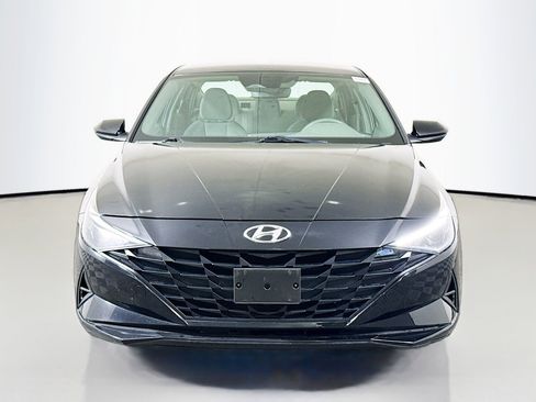 Used 2023 Hyundai Elantra SEL image 2