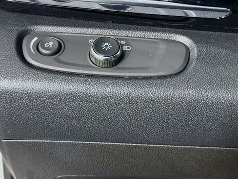 Used 2025 Buick Envista Sport Touring FWD image 17