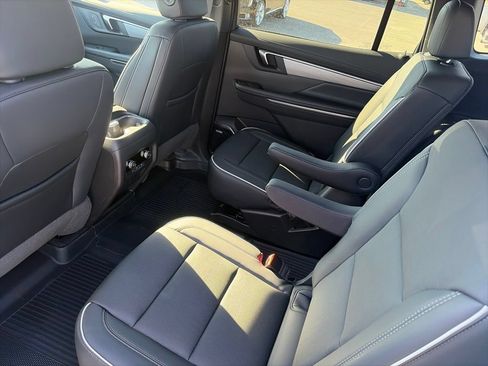 New 2026 Buick Enclave Preferred w/ LPO, Floor Liner Package FWD image 11