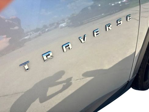 Used 2023 Chevrolet Traverse LT AWD/4WD image 8