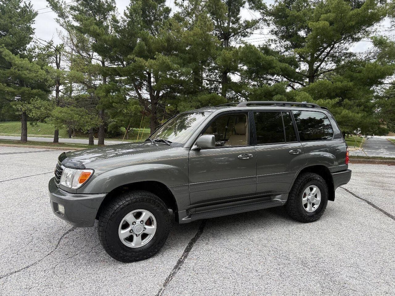 Used 2000 Toyota Land Cruiser AWD/4WD image 1