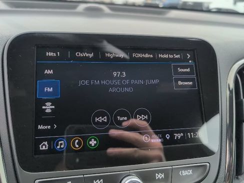 Used 2023 Chevrolet Equinox RS FWD image 28