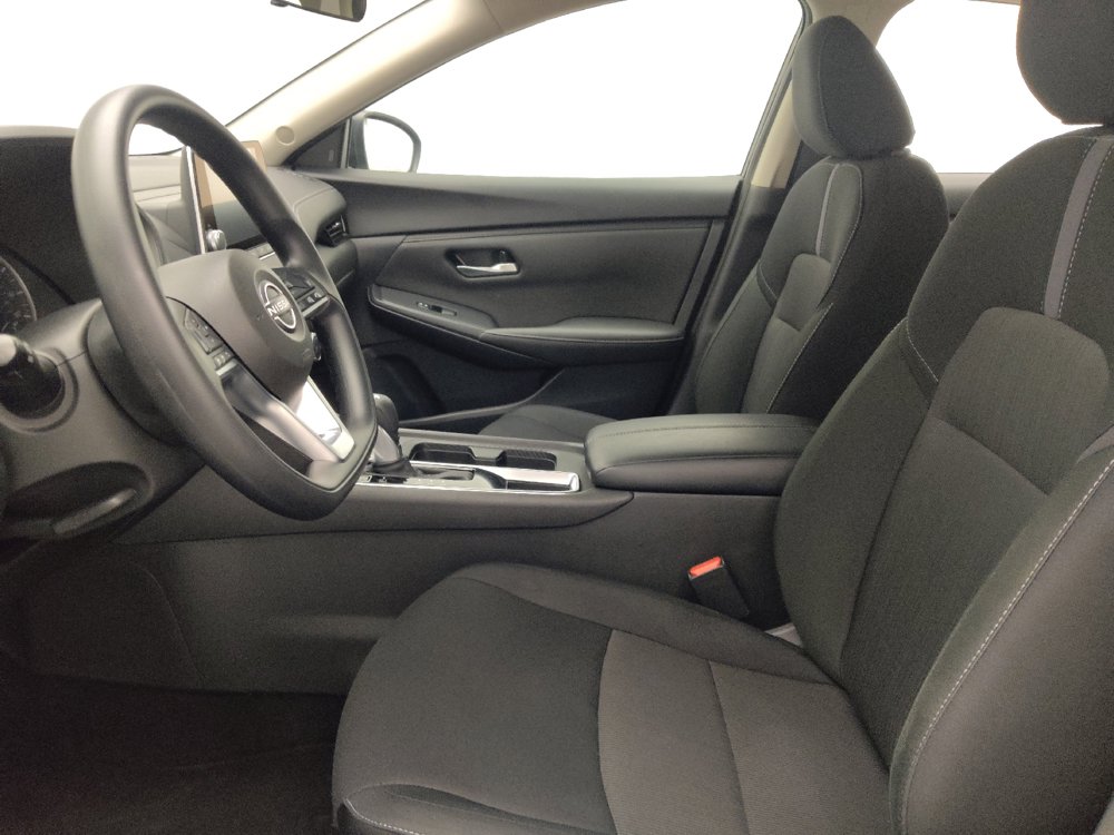 Used 2025 Nissan Sentra SV FWD image 17