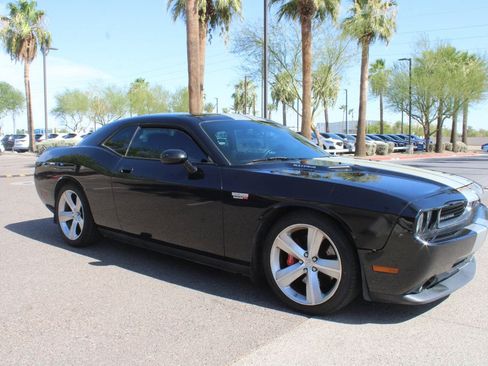 Used 2009 Dodge Challenger SRT8 RWD image 7