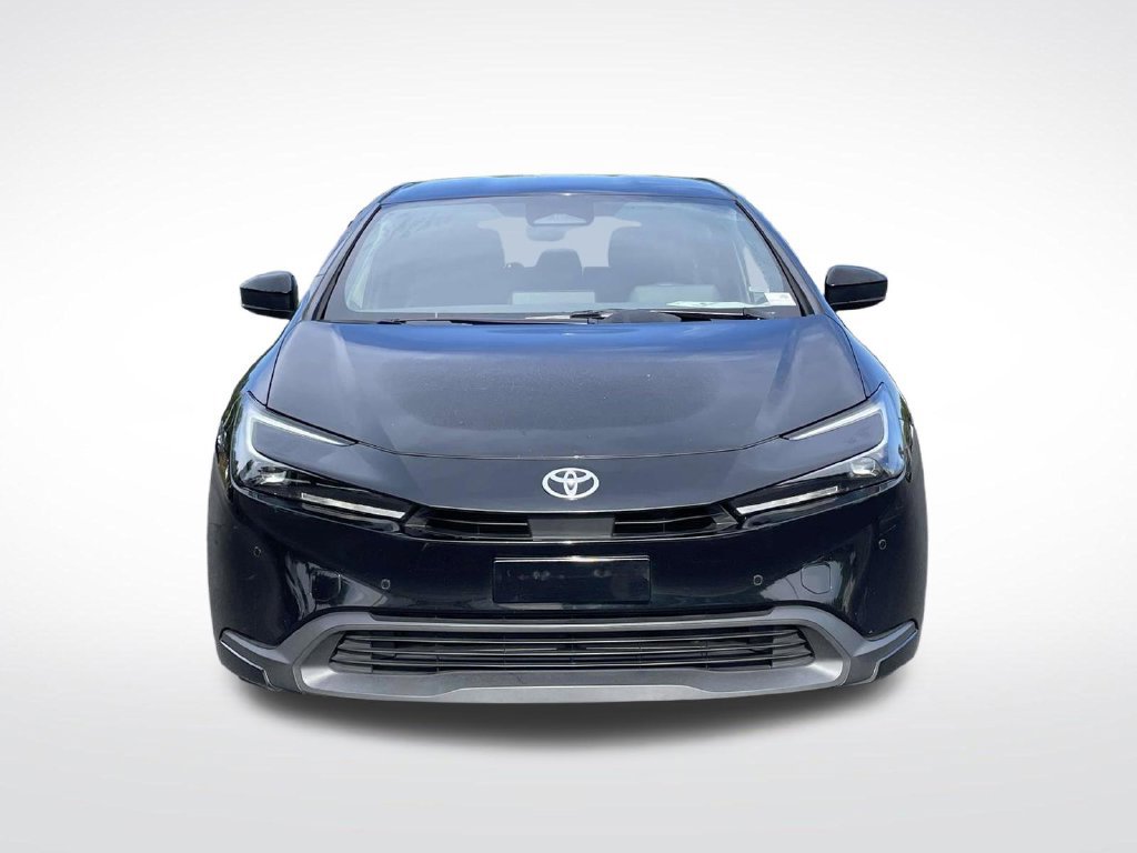 Used 2024 Toyota Prius LE FWD image 2