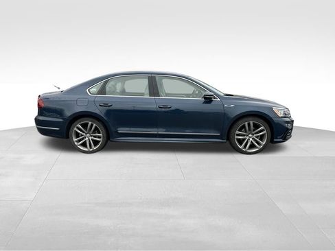 Used 2019 Volkswagen Passat 2.0T SE R-Line image 8