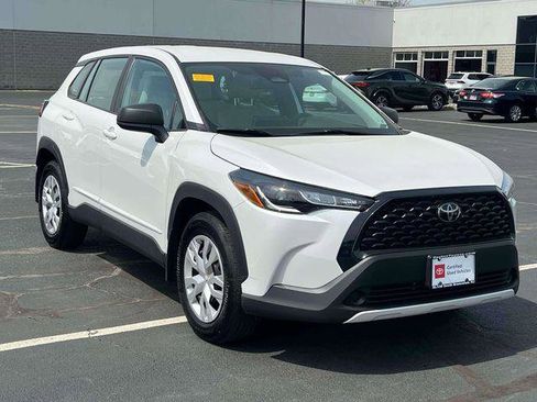 Certified 2023 Toyota Corolla Cross L image 1