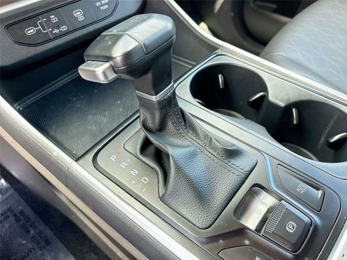 Used 2025 Kia Carnival FWD image 17