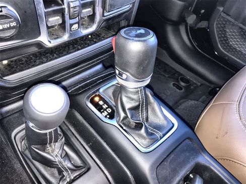 Used 2022 Jeep Wrangler Unlimited Sahara w/ LED Lighting Group image 20