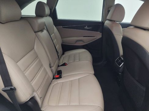 Used 2019 Kia Sorento EX AWD/4WD image 19