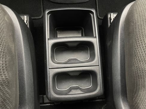 Used 2016 Dodge Grand Caravan SE FWD image 25