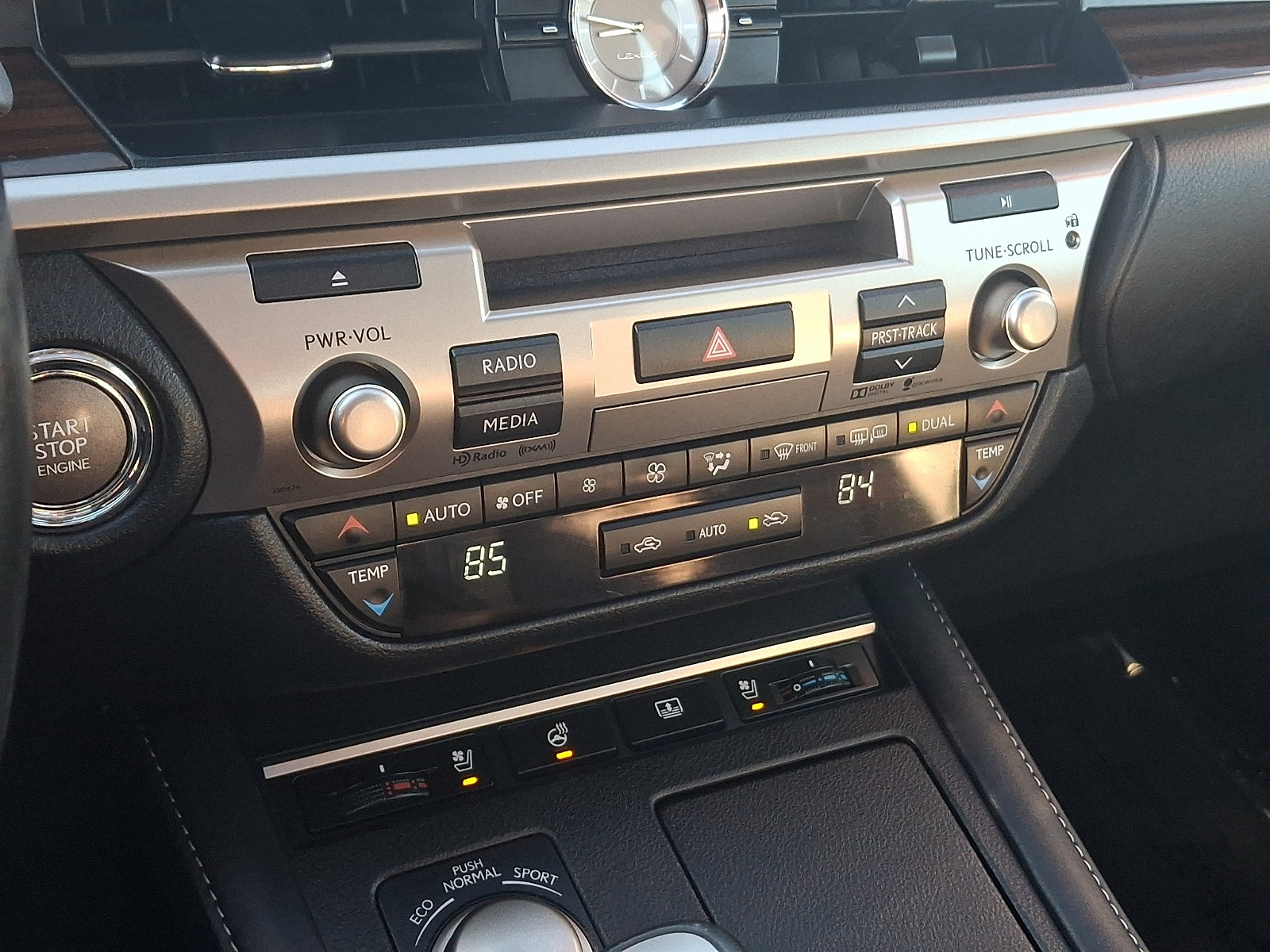 Used 2016 Lexus ES 350 w/ Luxury Package w/Wood Trim FWD image 17