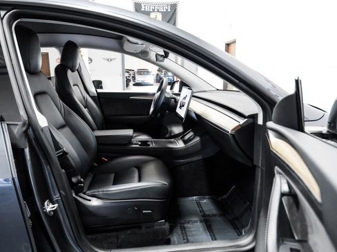 Used 2023 Tesla Model Y Long Range AWD/4WD image 30