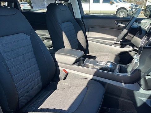 Used 2023 Ford Edge SE image 13