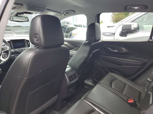 Used 2023 GMC Terrain SLT w/ LPO, Floor Liner Package AWD/4WD image 10
