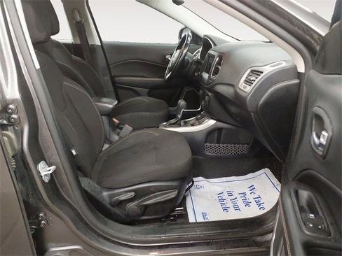 Used 2021 Jeep Compass Sport w/ Cold Weather Group image 15