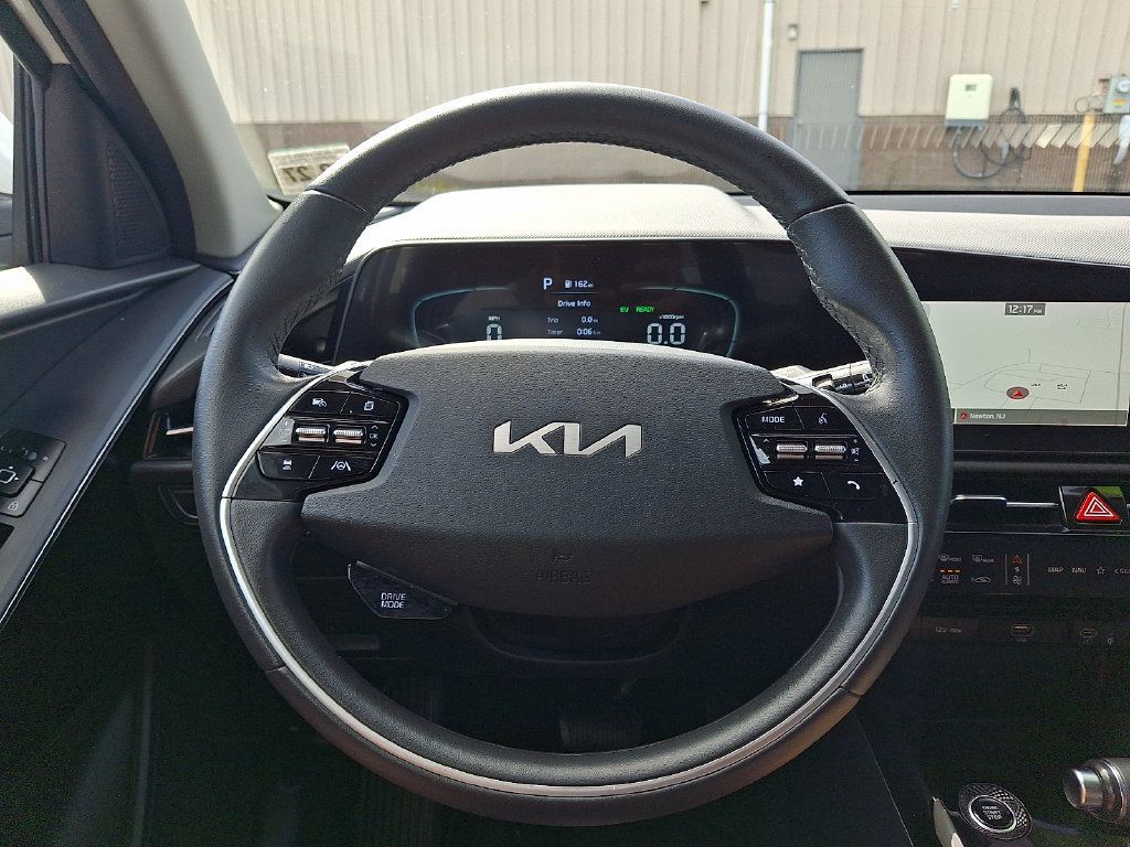 Certified 2023 Kia Niro EX FWD image 20