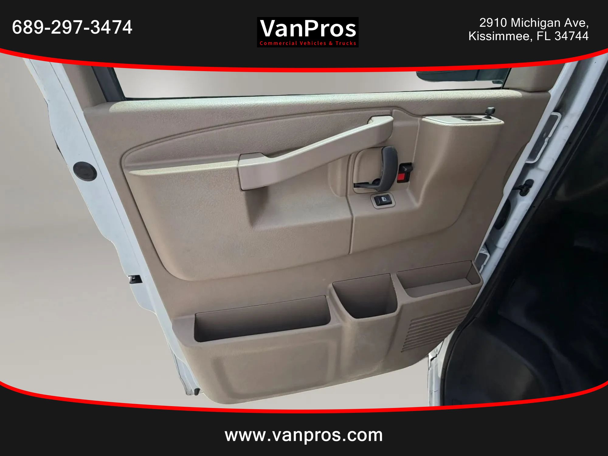 Used 2022 Chevrolet Express 2500 w/ Driver Convenience Package RWD image 8