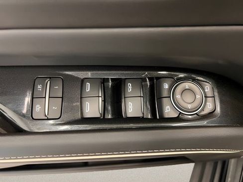 Used 2022 Cadillac Escalade Sport w/ LPO, ONYX Package image 21