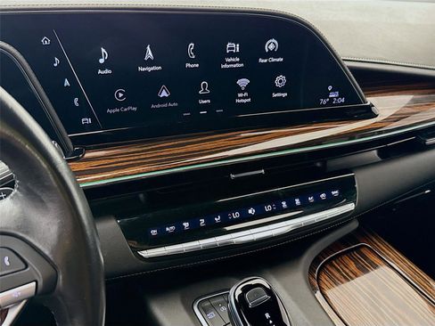 Used 2022 Cadillac Escalade Premium Luxury image 3