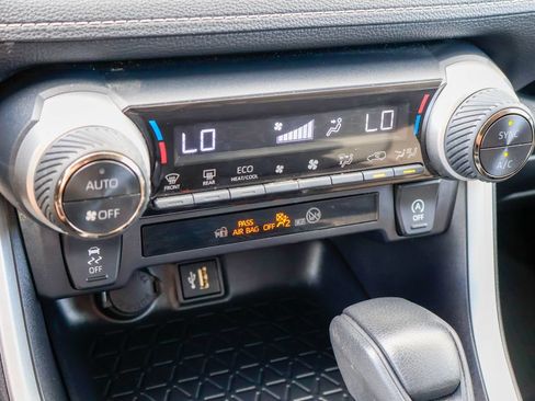 Used 2025 Toyota RAV4 XLE FWD image 16