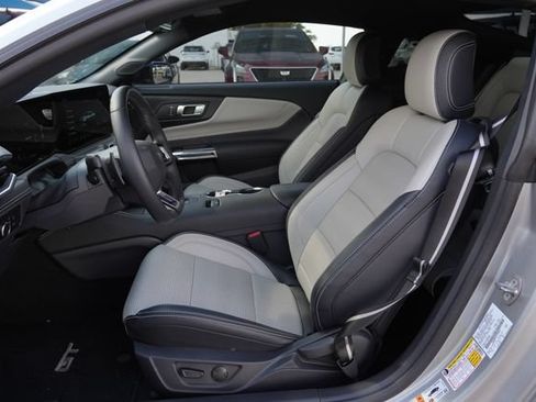 Used 2025 Ford Mustang GT Premium RWD image 8