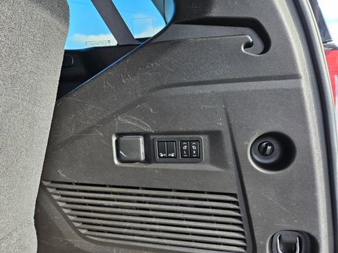 Used 2021 GMC Yukon Denali w/ Denali Ultimate Package image 30