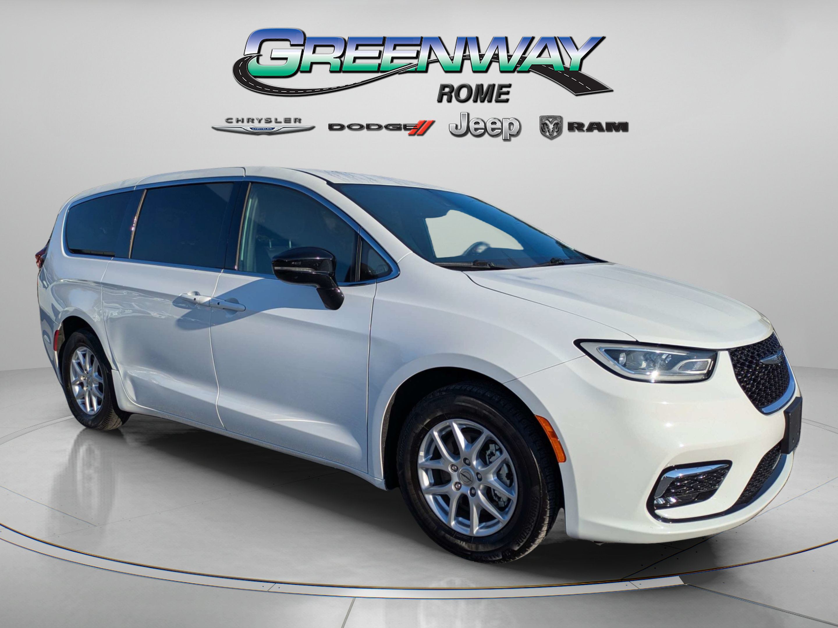Used 2025 Chrysler Pacifica Select FWD image 1