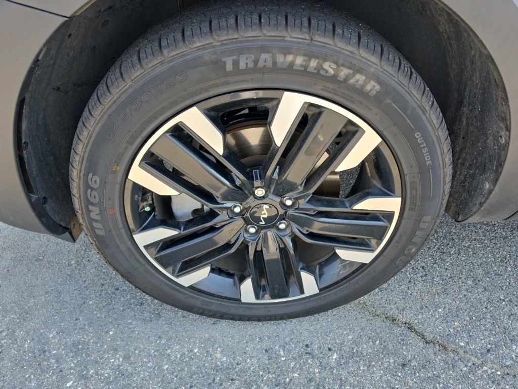 Used 2024 Kia Telluride SX Prestige w/ Towing Package AWD/4WD image 9