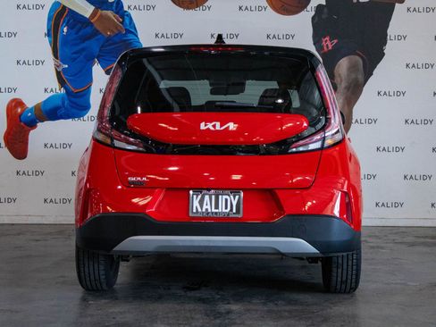 Used 2023 Kia Soul LX image 22