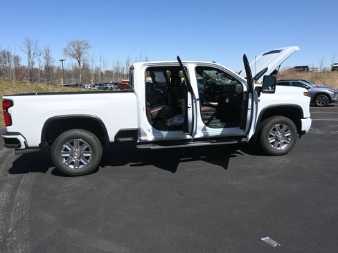 New 2026 Chevrolet Silverado 3500 High Country w/ High Country Premium Package AWD/4WD image 26