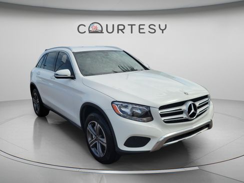 Used 2019 Mercedes-Benz GLC 300 image 7