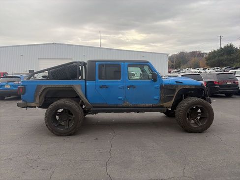 Used 2023 Jeep Gladiator Sport image 8