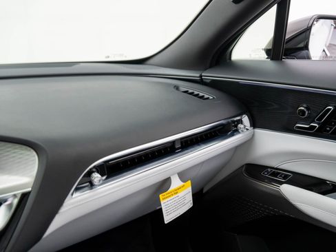 New 2026 Cadillac Lyriq Sport image 25