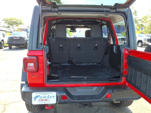 Used 2024 Jeep Wrangler Unlimited Rubicon AWD/4WD image 5