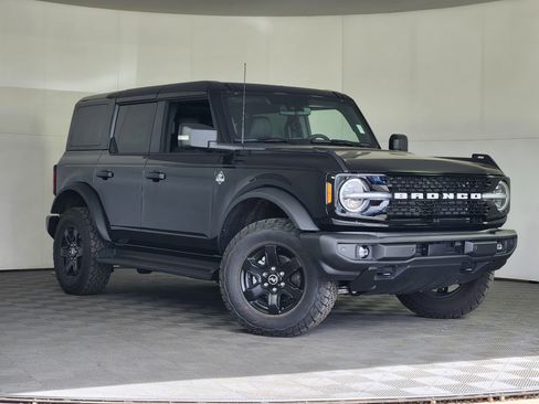 New 2025 Ford Bronco Outer Banks image 1