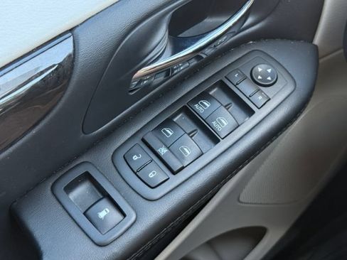 Used 2017 Dodge Grand Caravan SE w/ Power Window Group FWD image 26