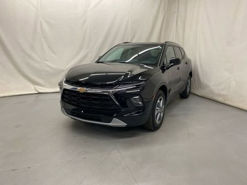 New 2025 Chevrolet Blazer LT w/ Convenience Package image 2